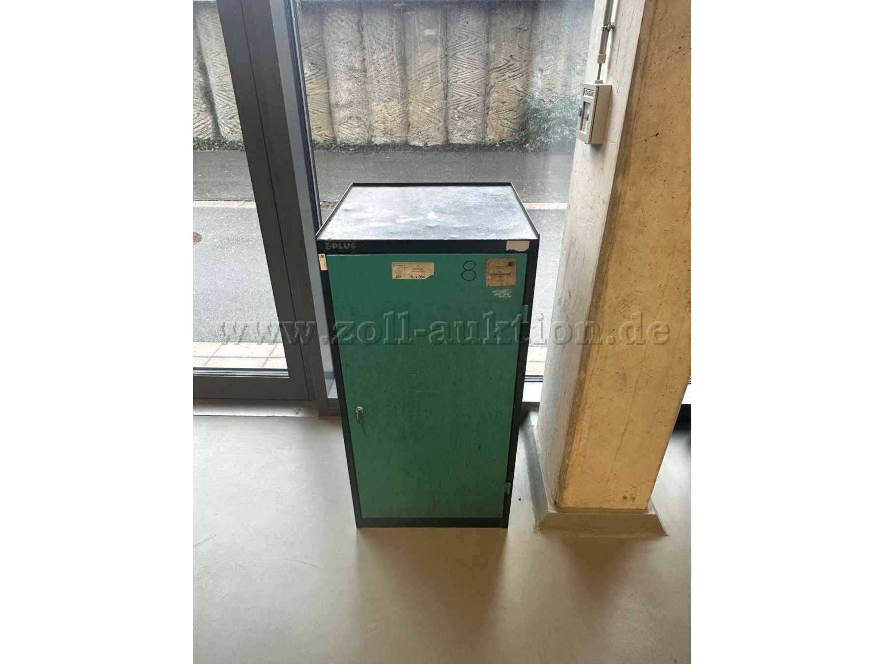 Universalschrank mit Tür und innenliegenden Schubladen, Hersteller Eplus