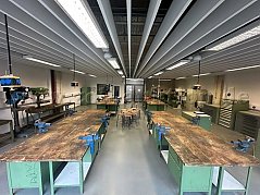 Werkbänke von Pador mit Schraubstock