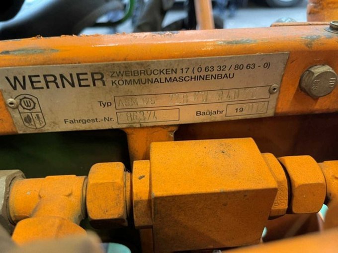 1 Werner grootoppervlaktemaaier ASM 125, met opvangbak, niet in werkende staat – foto 9 – kavel bij Zoll-Auktion, Saarbrücken