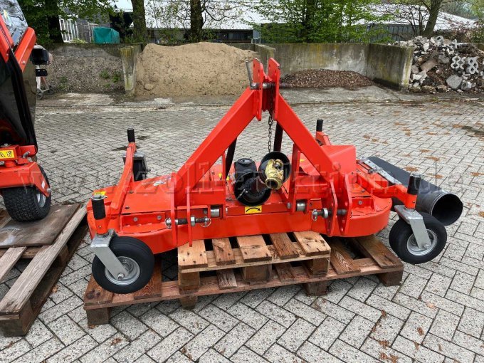 Mäher Heckansicht