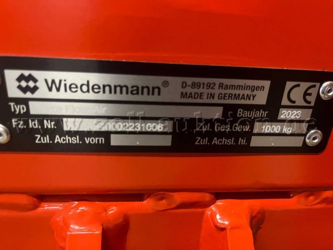 Detailansicht Typenschild Sämaschine Terra Float Air