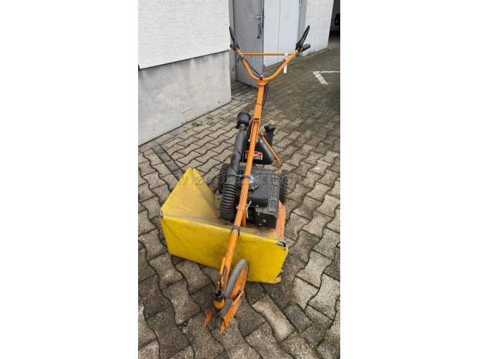 Ansicht Wiesenmäher I