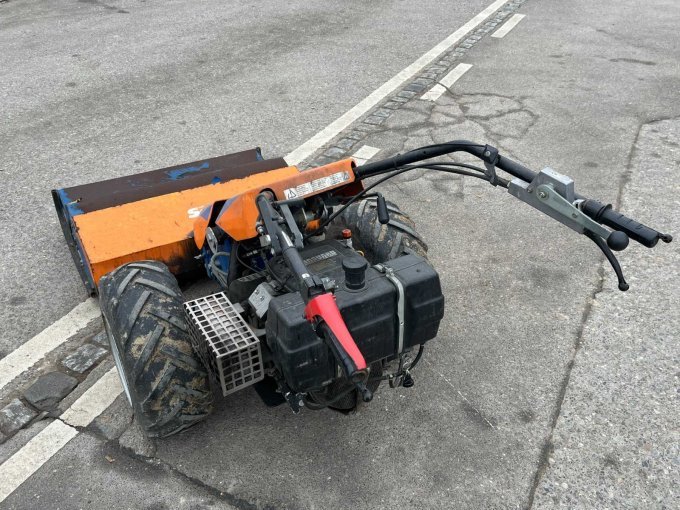 Irus Wiesenmäher
Bedienholm