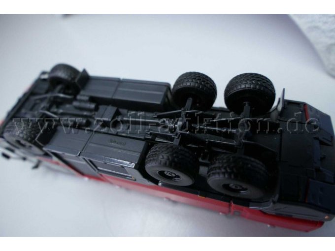 Rosenbauer FLF Panther 6x6 Ansicht von unten