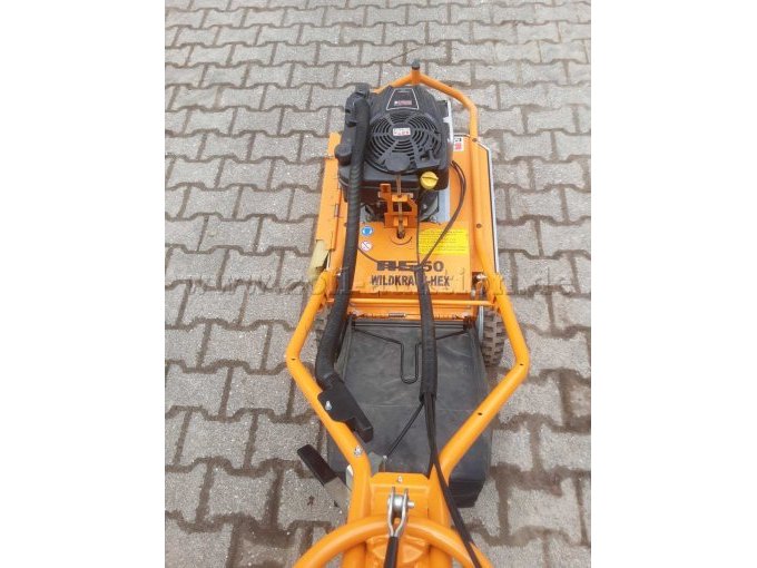 Wildkrautbürste hinten