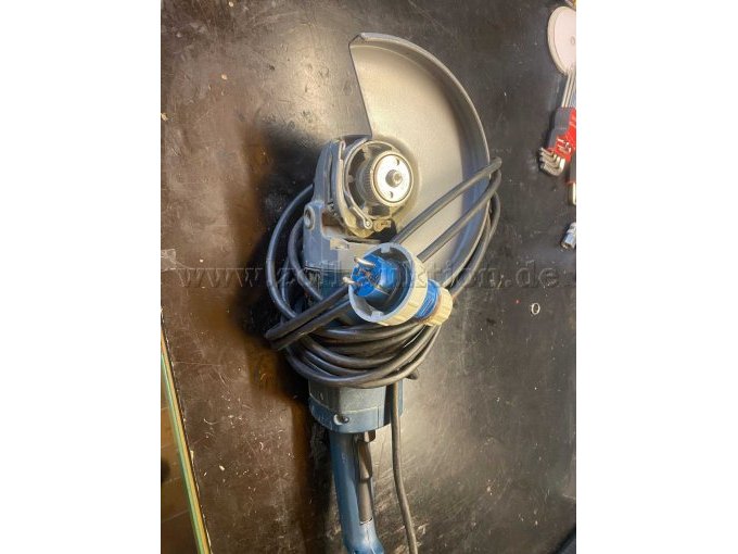 Seitenansicht mit Kabel