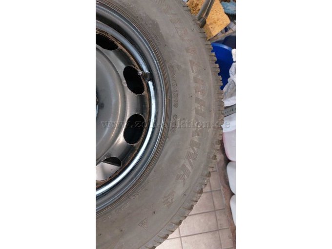 1 Winterreifenkomplettsatz mit Stahlfelgen FIRESTONE 215/65 R16 98 H f. Opel Mokka – foto 5 – kavel bij Zoll-Auktion, Tirschenreuth