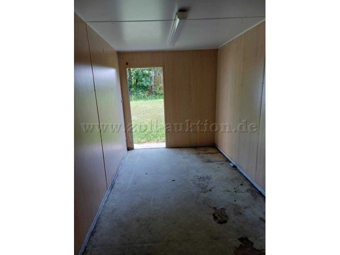 Innenansicht vom Fenster nach vorne