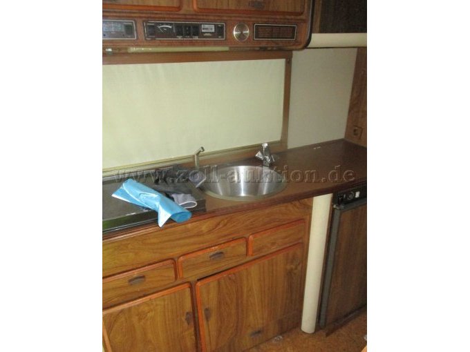 Küchenzeile mit integriertem Waschbecken