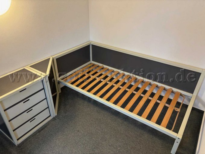 Bett, Regal dreieckig, Kommode