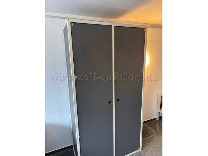 Kleiderschrank