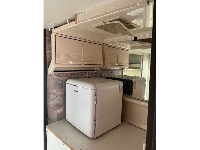 Ehemalige Nasszelle, Abdeckung hällt nicht mehr