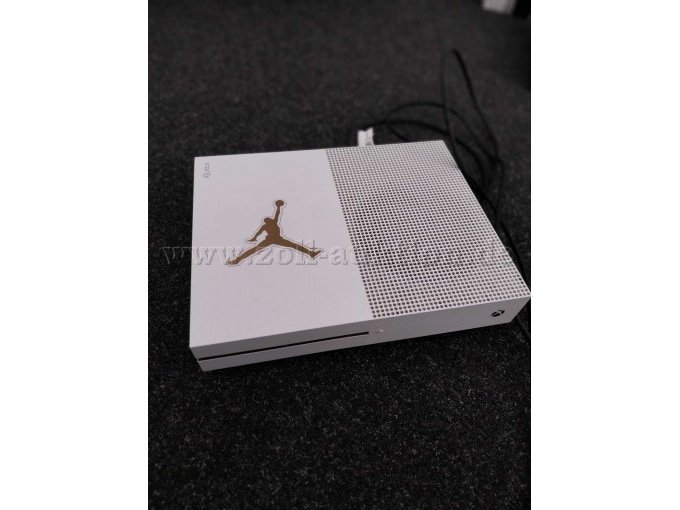 X-Box One S