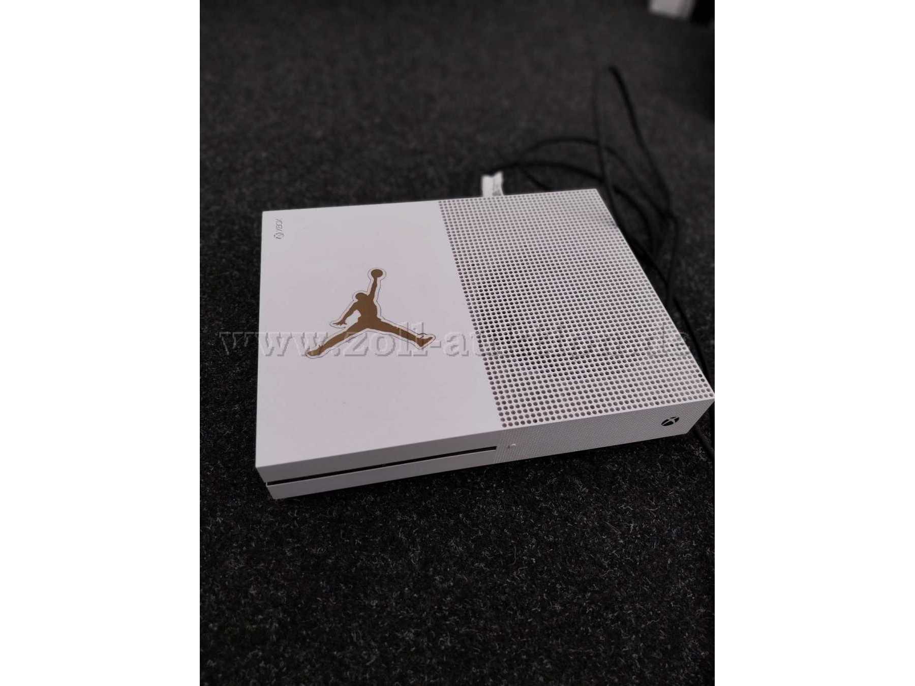 X-Box One S