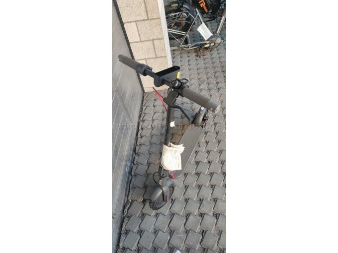 E-Scooter schräg von vorne
