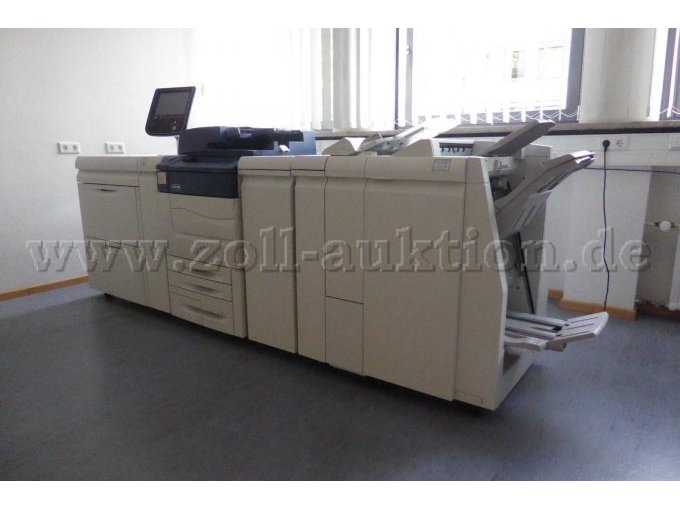 Drucker gesamt. Finisher im Vordergrund.