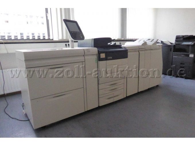 Drucker gesamt. Großraummagazin im Vordergrund.