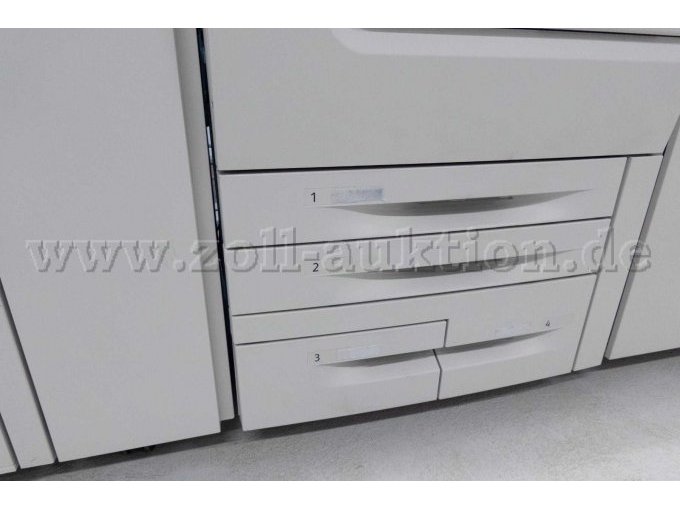 Papierfächer am Hauptgerät mit den beschriebenen Klettstreifen/Klebestreifenresten