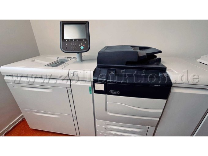 Großraummagazin und Basissystem mit Bedienfeld.