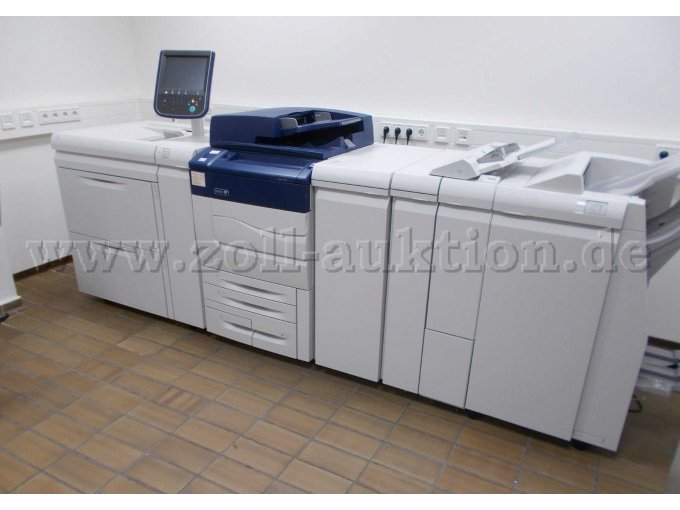 Drucker gesamt, Finisher im Vordergrund.