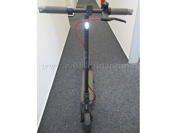 Xiaomi E-Scooter Vorderansicht Vorderlicht