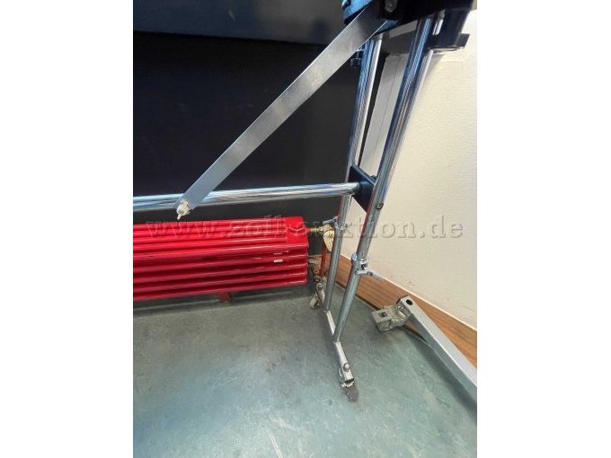 Xylophon RXC/G 3050/V nähere Ansicht am Instrumentengestell mit Krazer