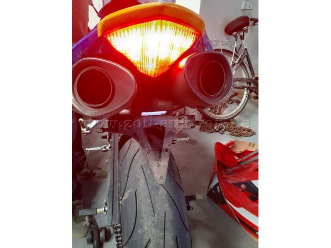 Yamaha YZF-R1, Rückansicht