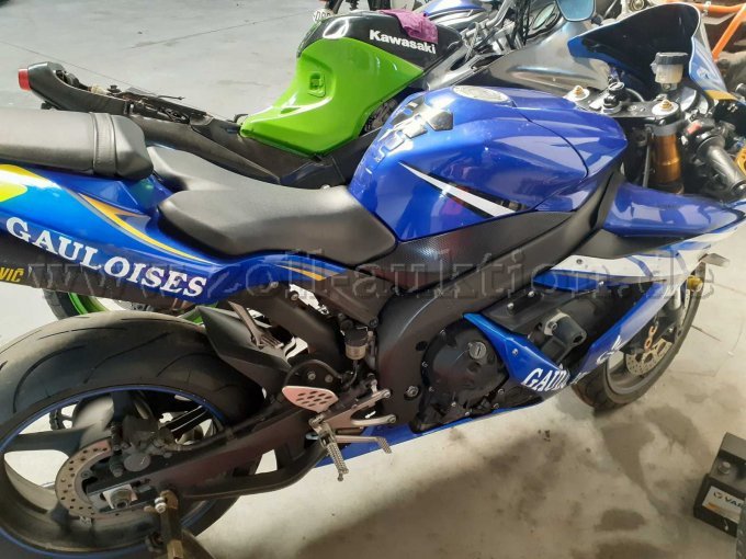 Yamaha YZF-R1, Seite 2