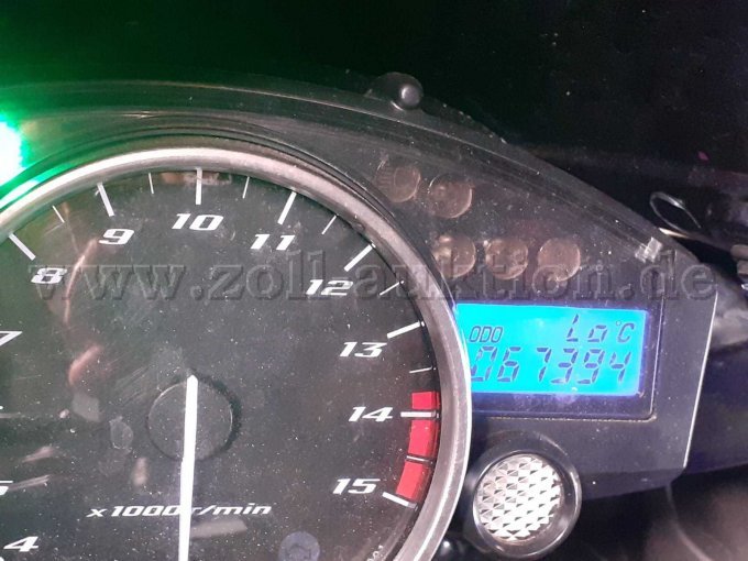 Yamaha YZF-R1, Drehzahl und Kilometerstand