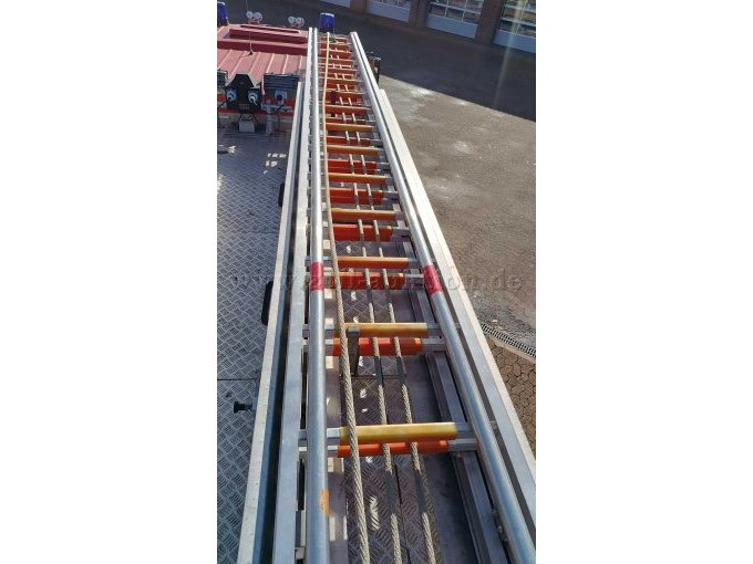 3-teilige Schibeleiter auf dem Dach