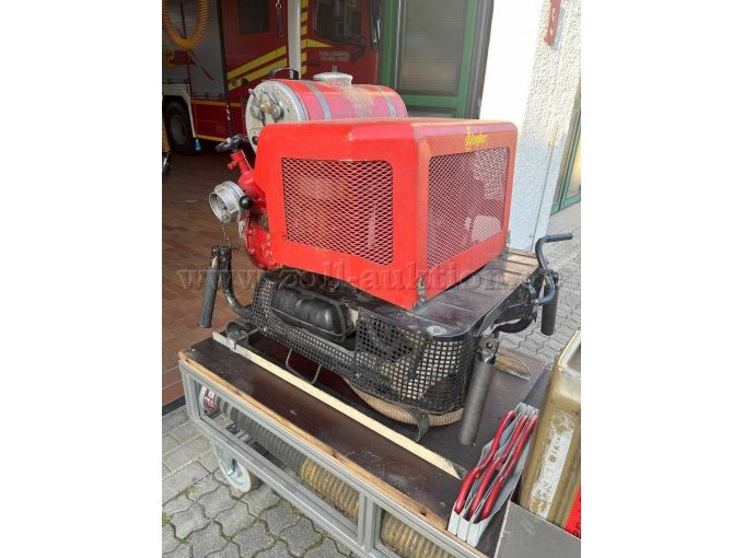 Tragkraftspritze rechts hinten