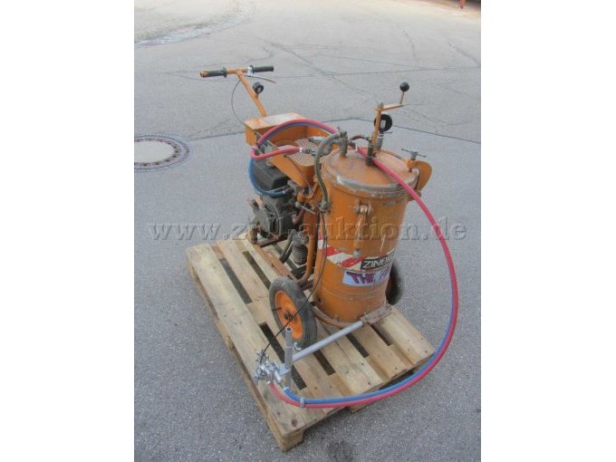 Zindel Straßen-Markiermaschine, von vorne rechts