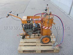 Zindel Straßen-Markiermaschine, von rechts