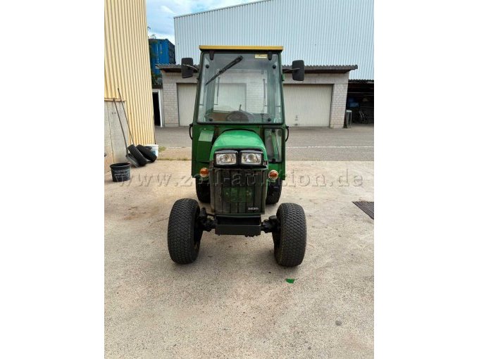 1 Zugmaschine Geräteträger John Deere 855 – foto 2 – kavel bij Zoll-Auktion, Kirchzarten