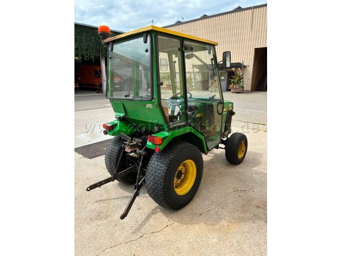 1 Zugmaschine Geräteträger John Deere 855 – foto 3 – kavel bij Zoll-Auktion, Kirchzarten