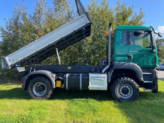 MAN LKW TGS 4x4 - Seitenansicht Ladefläche gekippt