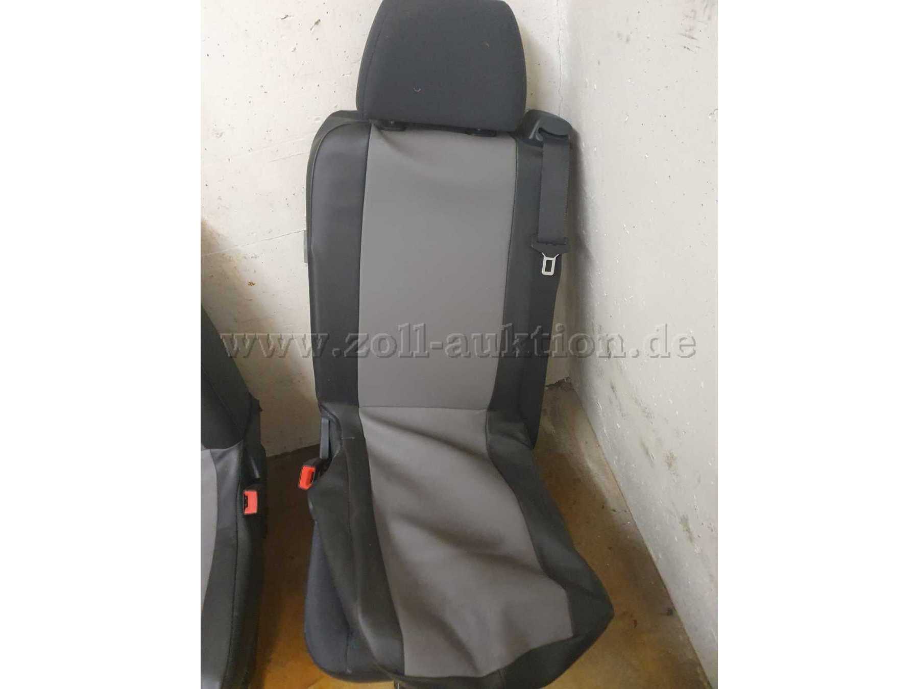 Vito Sitz mit Bezug