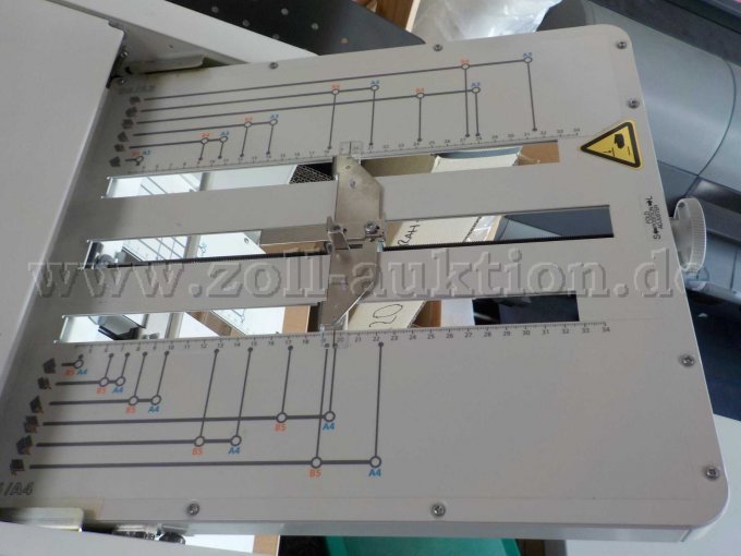 1 vouwmachine met twee zakken van Krug & Priester, type Ideal 8335 – foto 7 – kavel bij Zoll-Auktion, Nürnberg