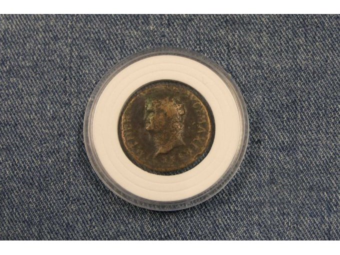 Vorderseite der Münze in der Box
