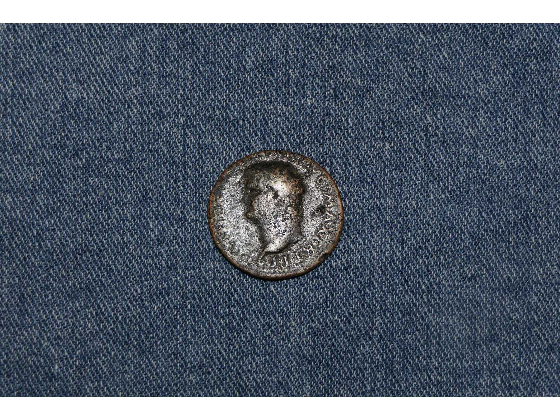 Vorderseite der Münze mit Kopf