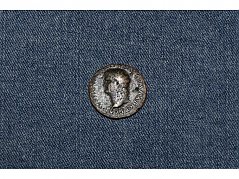 Vorderseite der Münze mit Kopf