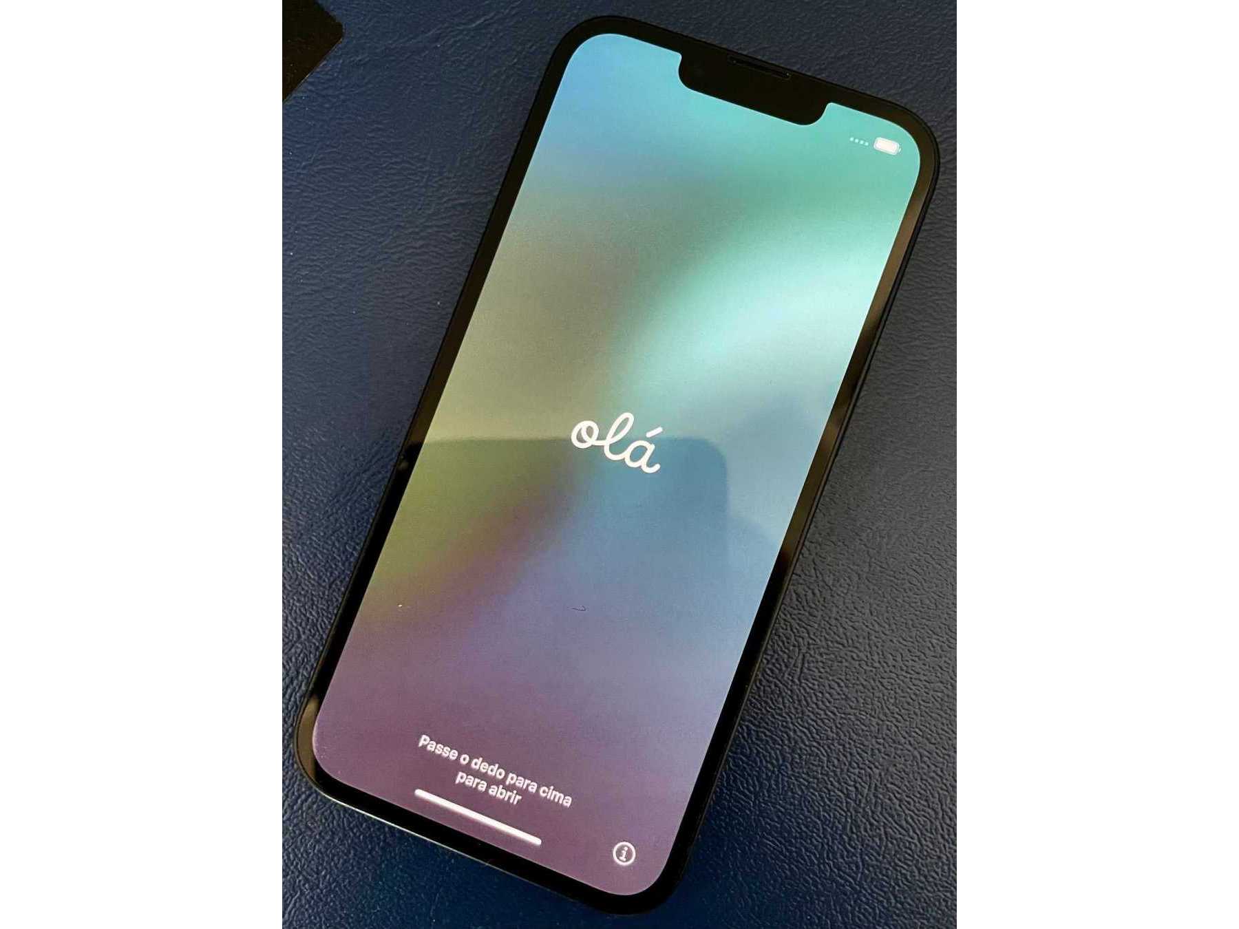 apple iphone 13 Front