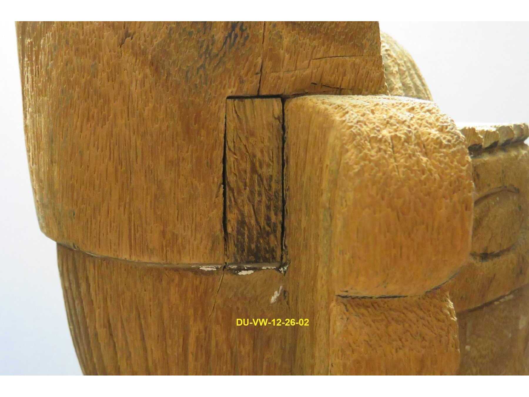 eingesetztes Holzstück rechte Seite Kopfbereich