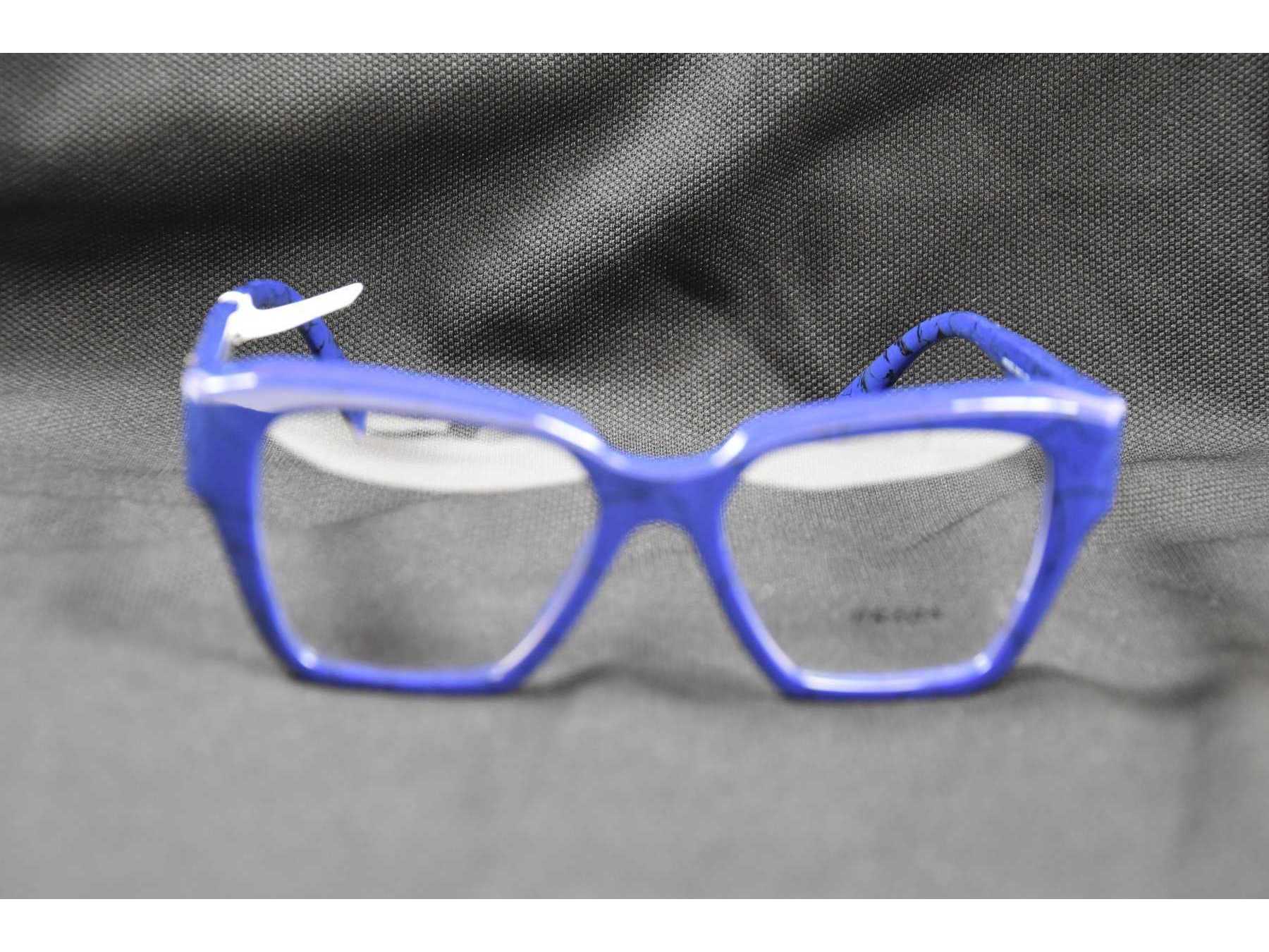 1 blaue Brille „Prada“