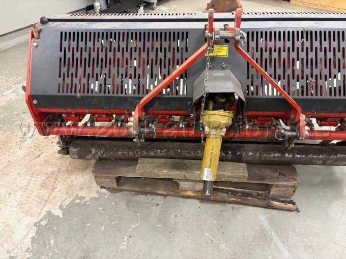 1 defekter Aerifizierer/Rasenlüfter Redexim BV, Modell VD7117 als Teileträger – foto 3 – kavel bij Zoll-Auktion, Handewitt