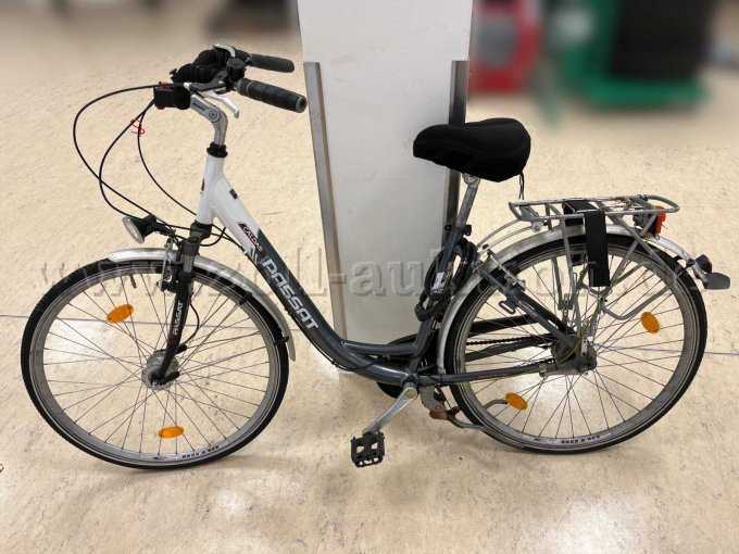 1 defektes Bastler-Pedelec und 9 Bastler-Räder (Ersatzteilespender) – foto 7 – kavel bij Zoll-Auktion, Hamburg