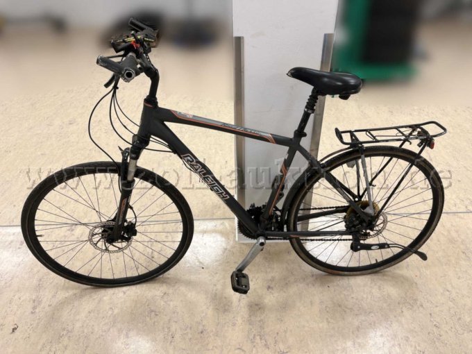 1 defektes Bastler-Pedelec und 9 Bastler-Räder (Ersatzteilespender) – foto 8 – kavel bij Zoll-Auktion, Hamburg