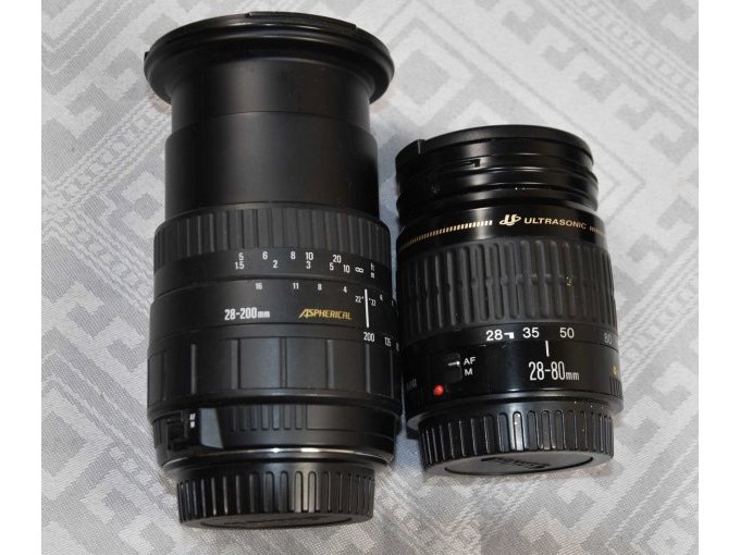 Objektiv "Canon" 22-80mm und Objektiv "Sigma" 28-200mm