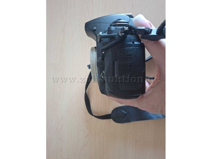 Nikon D700 Seitenansicht