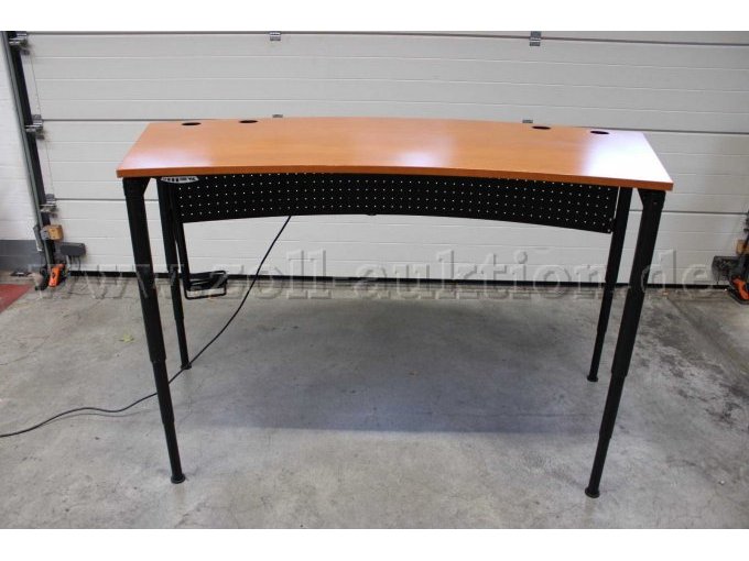 1 elektrisch höhenverstellbarer Schreibtisch von VS, gebraucht – foto 2 – kavel bij Zoll-Auktion, Berlin